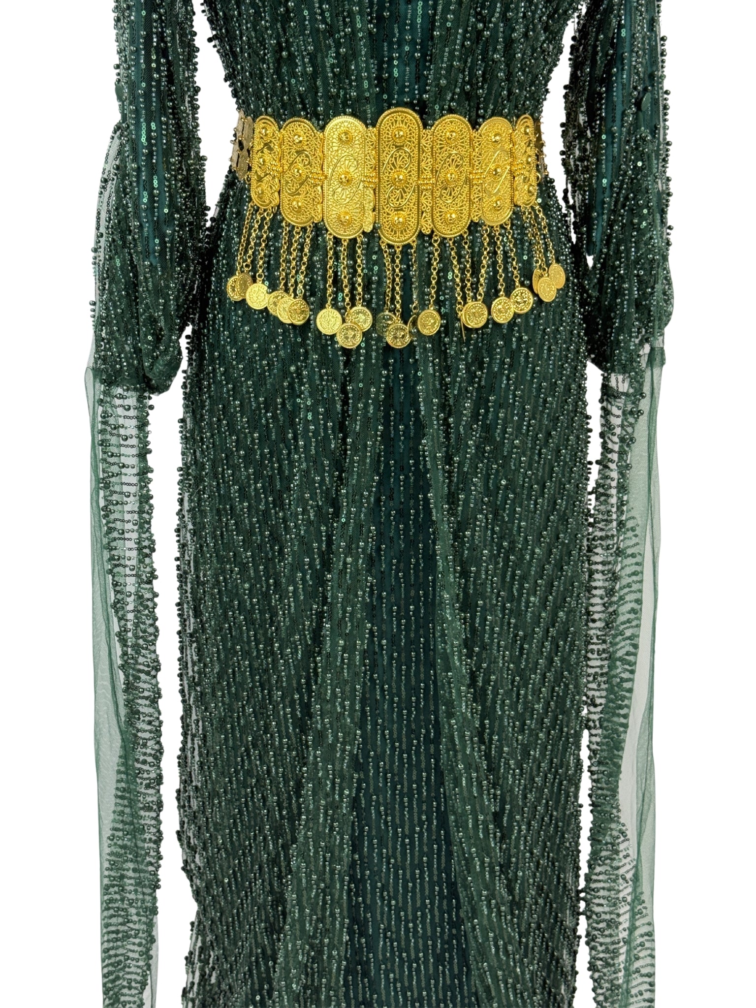 Jilenpiroz Zozan detail kralenwerk op donkergroene Koerdische jurk – close-up zijkant