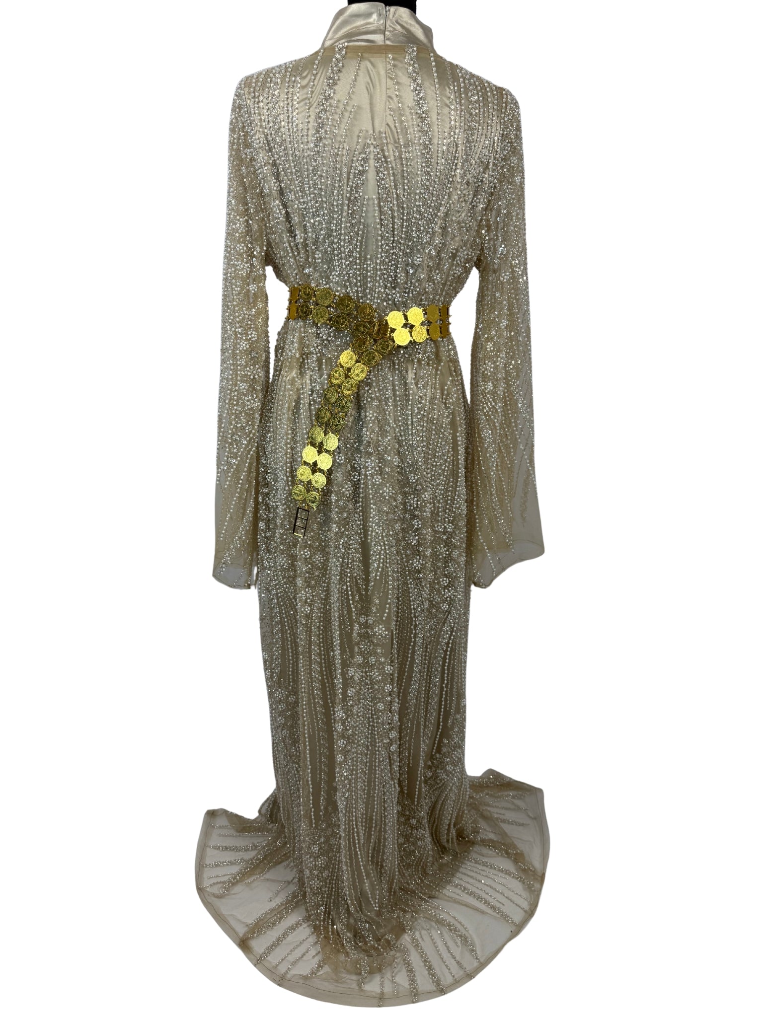 Jilenpiroz Bej beige Koerdische feestjurk met sleep – achterkant