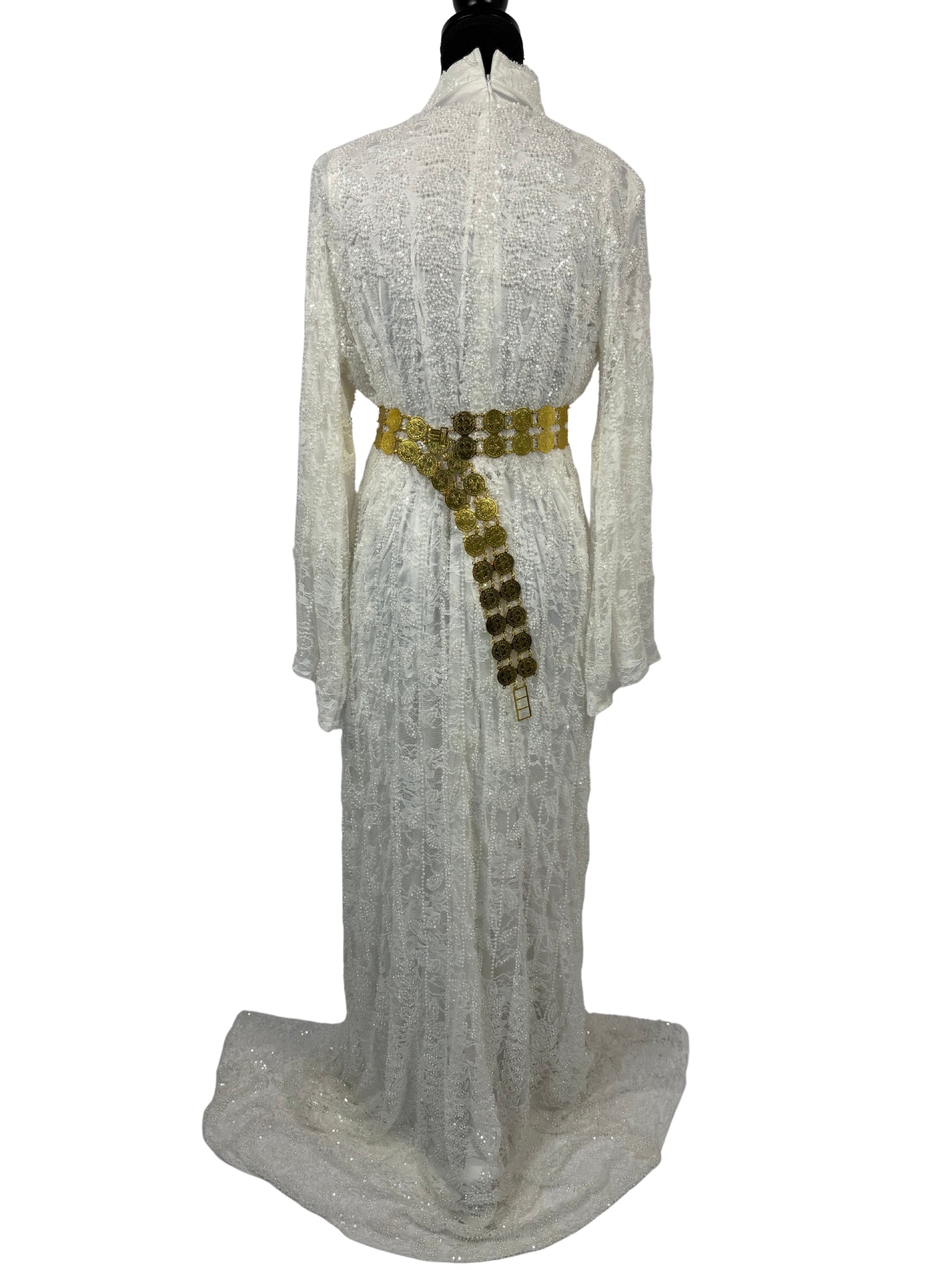 Jilenpiroz Buke exclusieve modest bruidsjurk in ivoorwit met elegante pasvorm – zijaanzicht