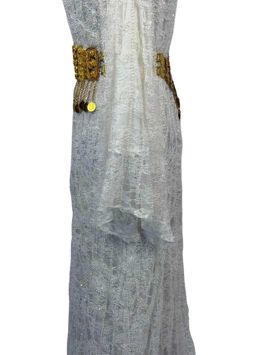 Close-up van ivoorwitte stof met glinsterende details op Jilenpiroz Buke bruidsjurk – detailfoto