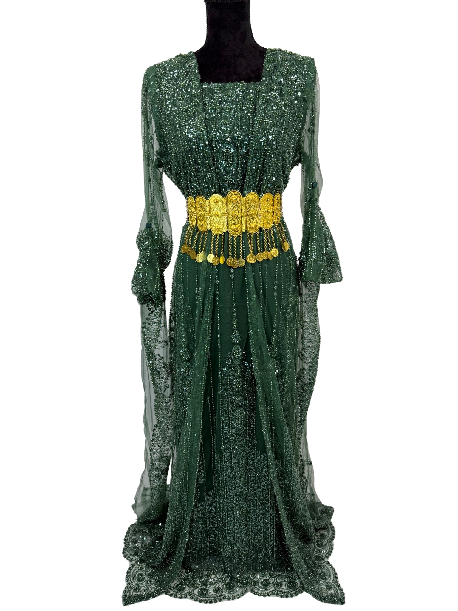 Jilenpiroz Kesk Jihan groene Koerdische jurk met kralen en gouden riem – voorkant