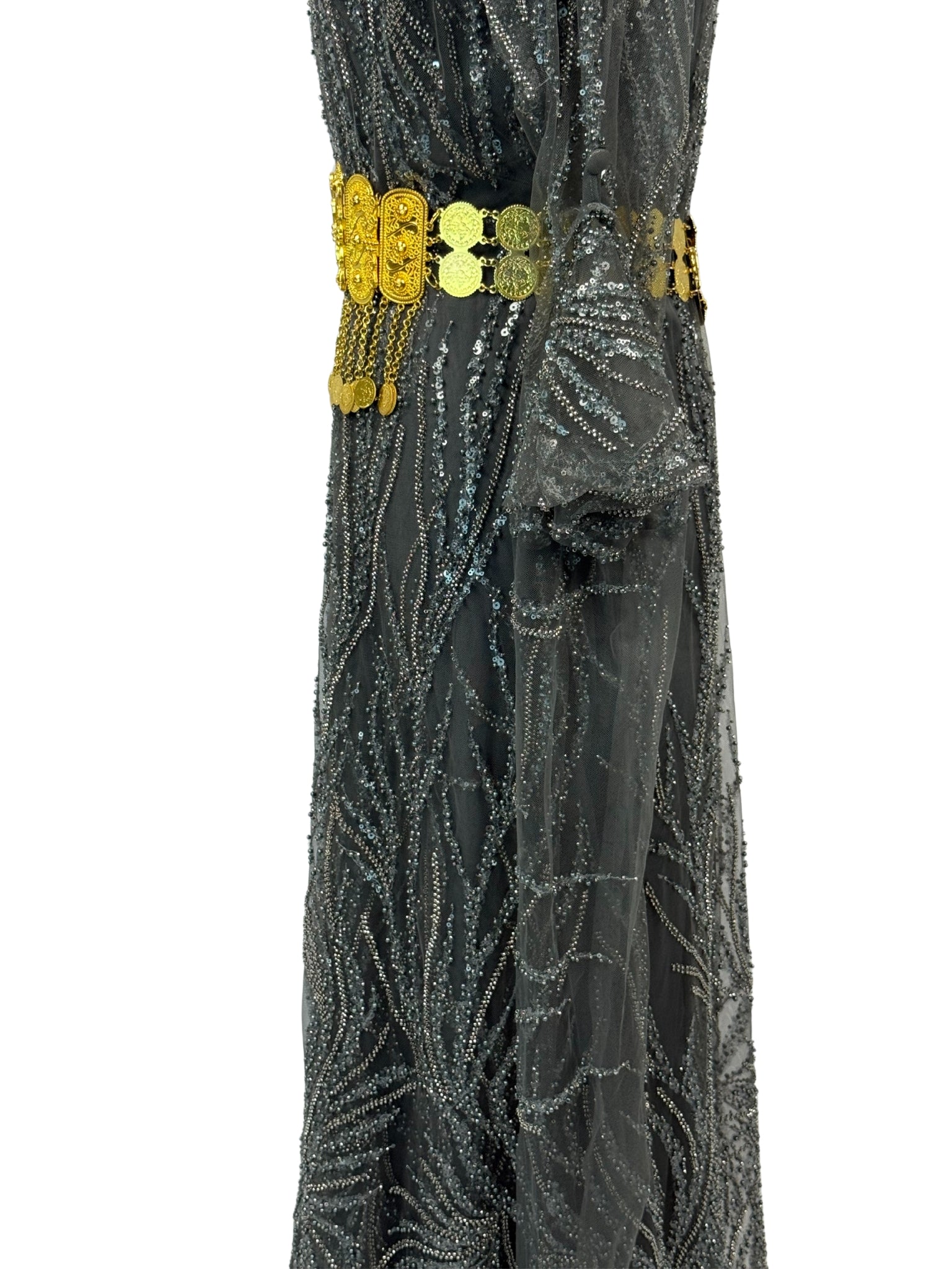 Jilenpiroz Kevir donkergrijze Koerdische feestjurk met kralen – voorkant