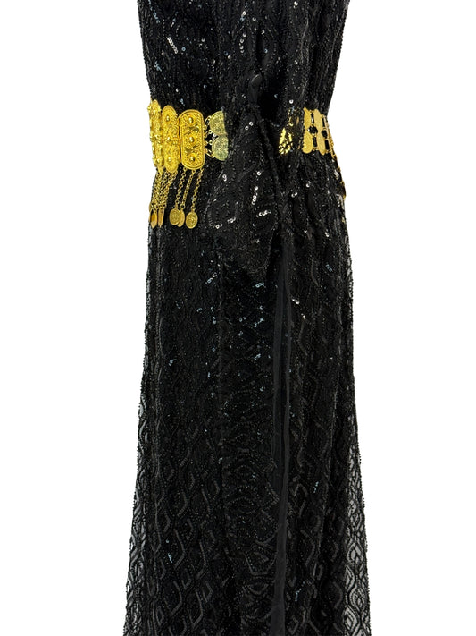 Jilenpiroz Komir – detail zwarte kantstructuur en subtiele glans (close-up)