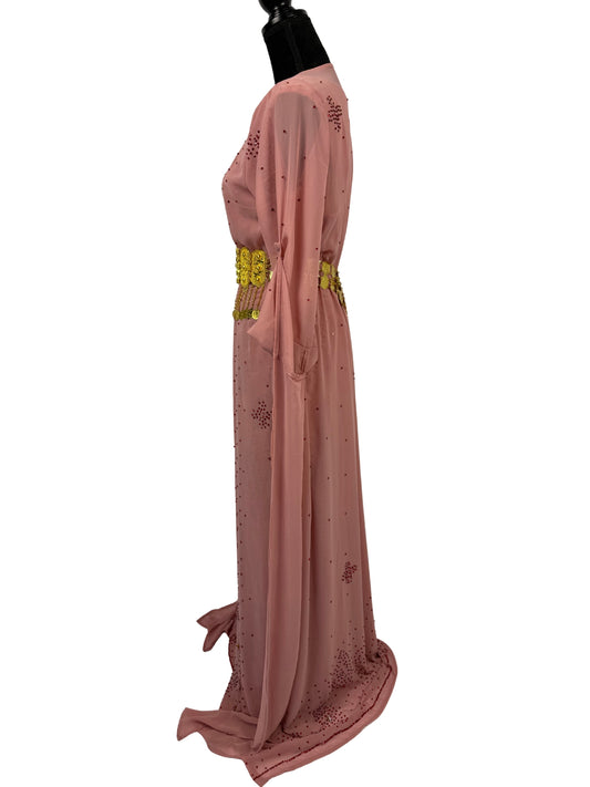 Jilenpiroz Lale Koerdische jurk met elegante mouwdetails en gouden riem – zijaanzicht