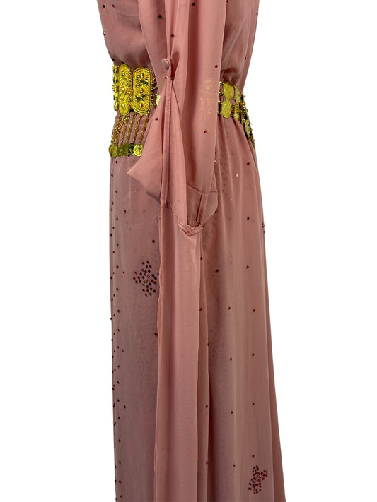 Detail strassversiering op Jilenpiroz Lale oudroze jurk – close-up