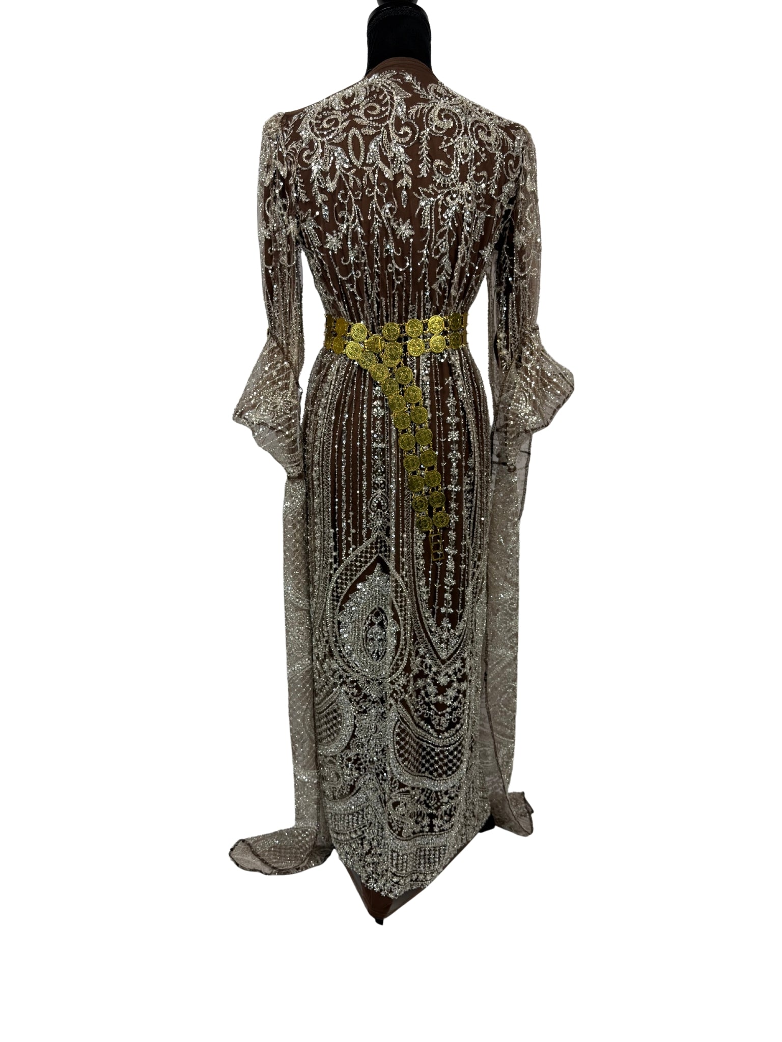 Jilenpiroz Qehwe – achterkant met vloeiende val en verstelbaar koorddetail