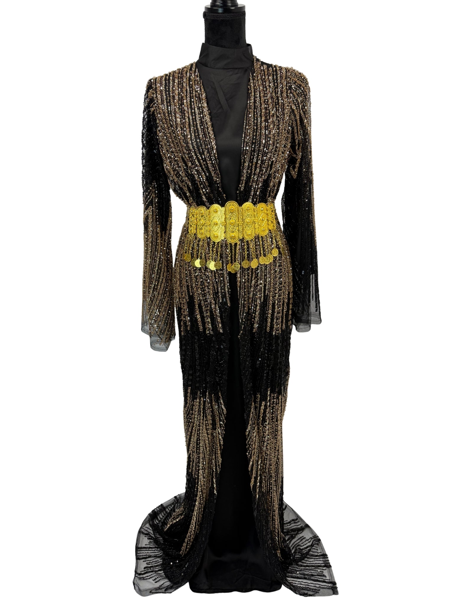 Jilenpiroz Reszer zwarte Koerdische feestjurk met goudkleurige details 