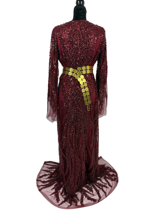 Jilenpiroz Sor Tari bordeaux – achterkant met lange elegante pasvorm