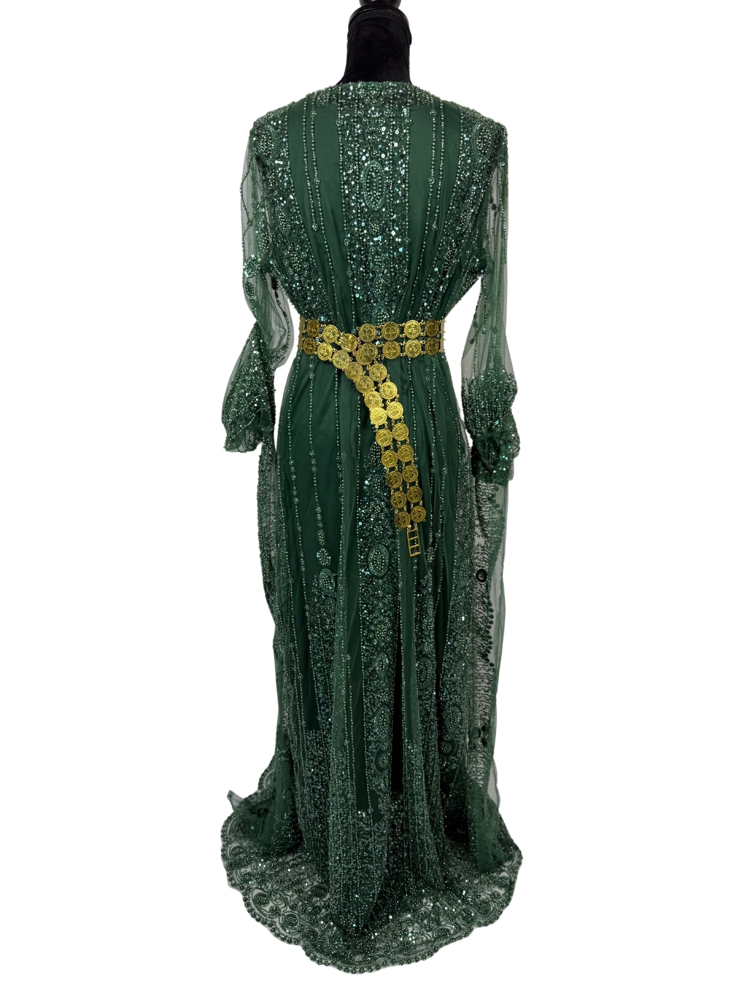 Jilenpiroz Kesk Jihan groene Koerdische jurk met verstelbaar koord en gouden riem – achterkant